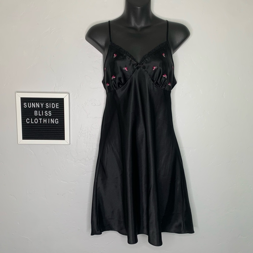 Adonna Black Satin Floral Babydoll Slip Dress Pink Embroidery Women’s Size Small - Picture 1 of 9